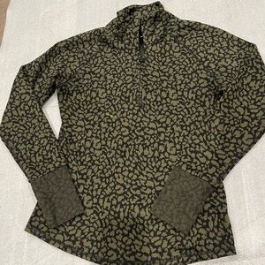 [S]Kavu Olive and Black Jaguar Patterned Pullover 1/4 Zip LS Sweatshirt